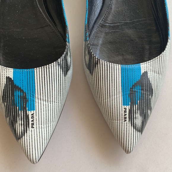 PRADA Graphic-Lips Printed Pointed Toe Ballet Flat White Blue Women’s Size 37.5 - Picture 2 of 13
